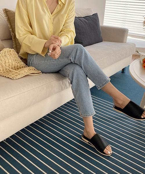 Light blue denim pants