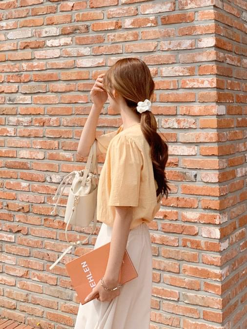 Mica square blouse ブラウス