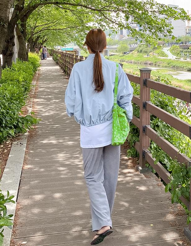 지퍼 포인트 하이넥 점퍼