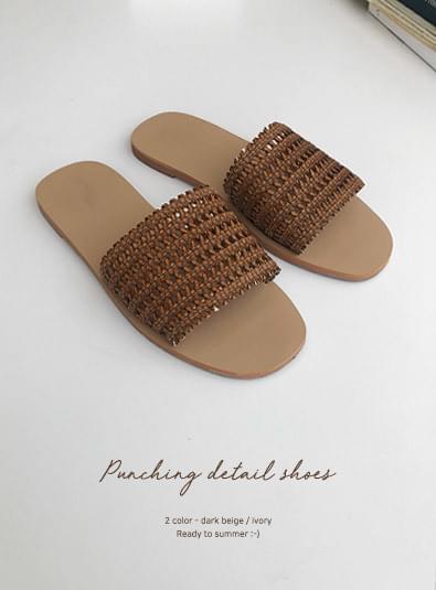 Punching detail shoes