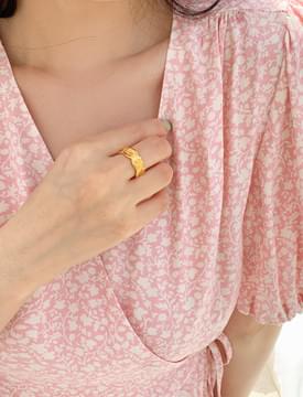 Unique Wave Gold Ring リング