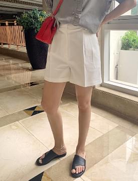 Basic cotton pin tuck half pants