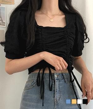 화사한 셔링 반팔 블라우스