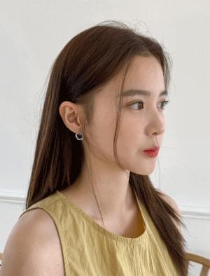 Unique frame color earrings