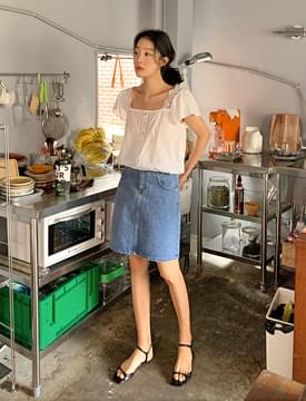 Daily denim mini skirt