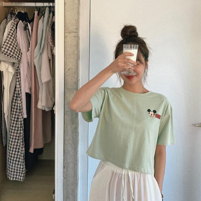 Mickey stitch crop
