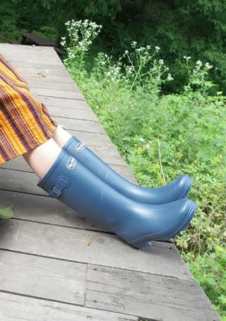 basic rain boots