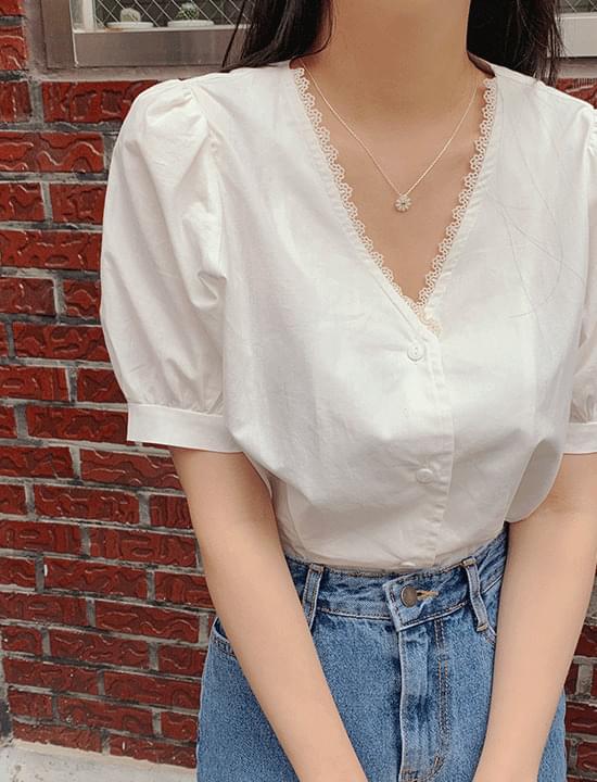 Lace short sleeve blouse