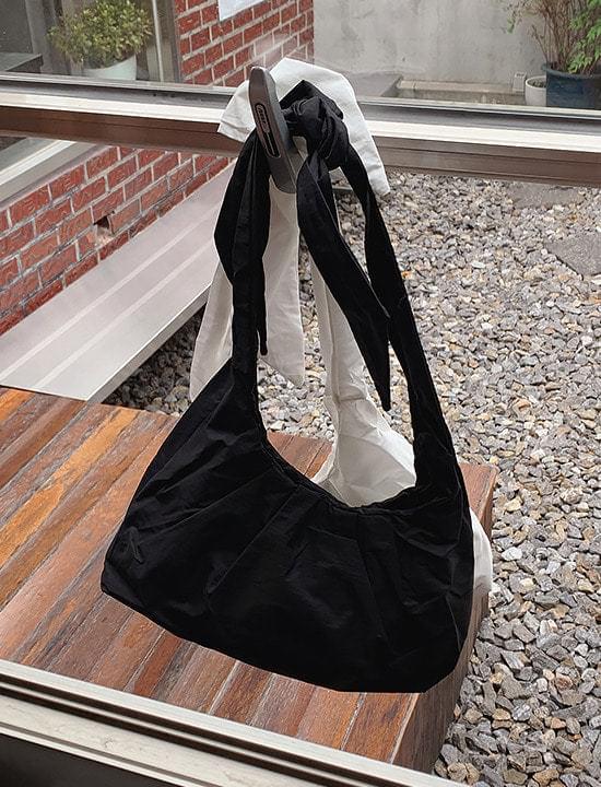 Basrock knot shoulder bag