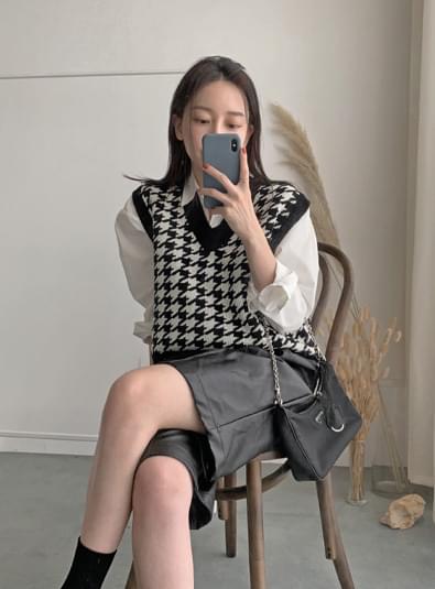 Mauve check vest