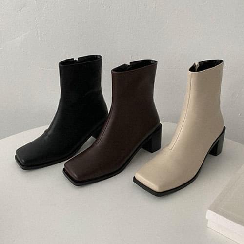 Scenical Square Ankle Boots boots