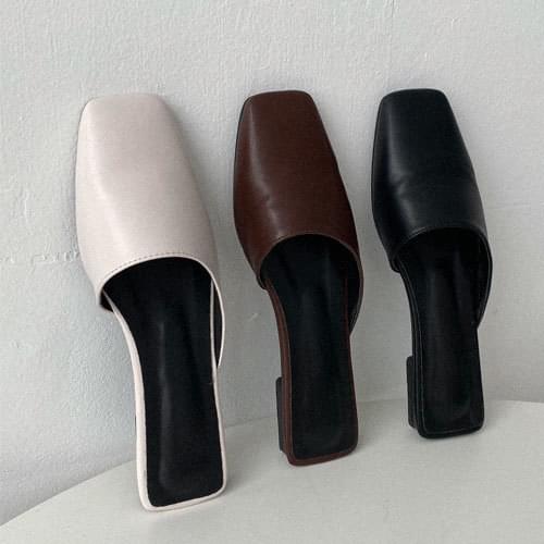 Rosy Round Mule heels