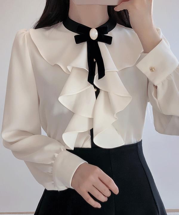 Brooch Set ♥ Shiny Ruffle blouse