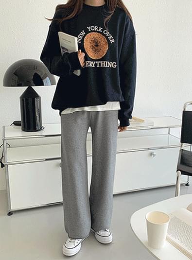 Rear knit pants