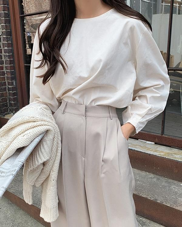 Bellows round neck blouse