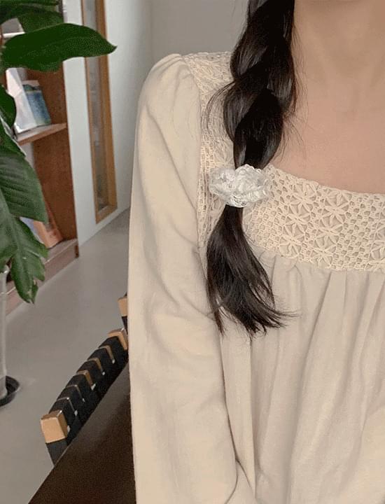 Lace gouache
