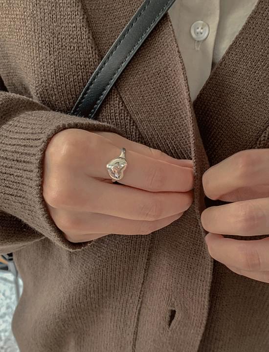 Lovely heart ring