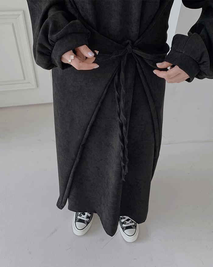 Prodi Daily Long Strap Dress