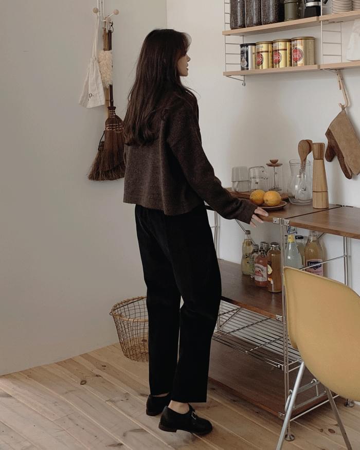 Breeze straight fit golden trousers