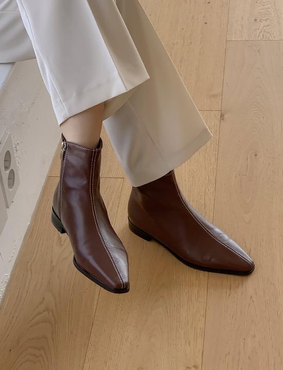 Knurled stitch ankle boots