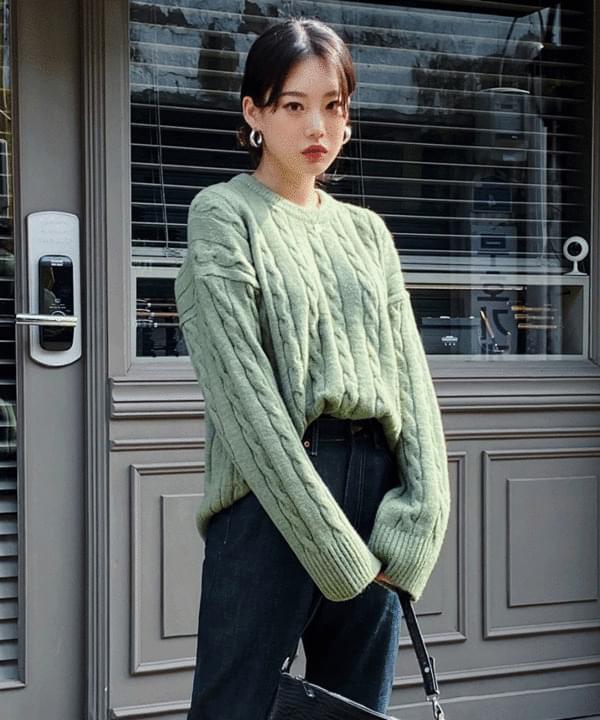 High pretzel round knit