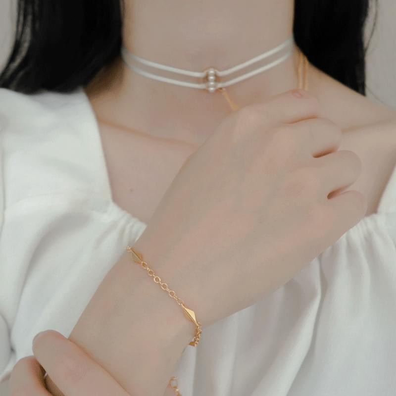 2100 rhombus point bracelet