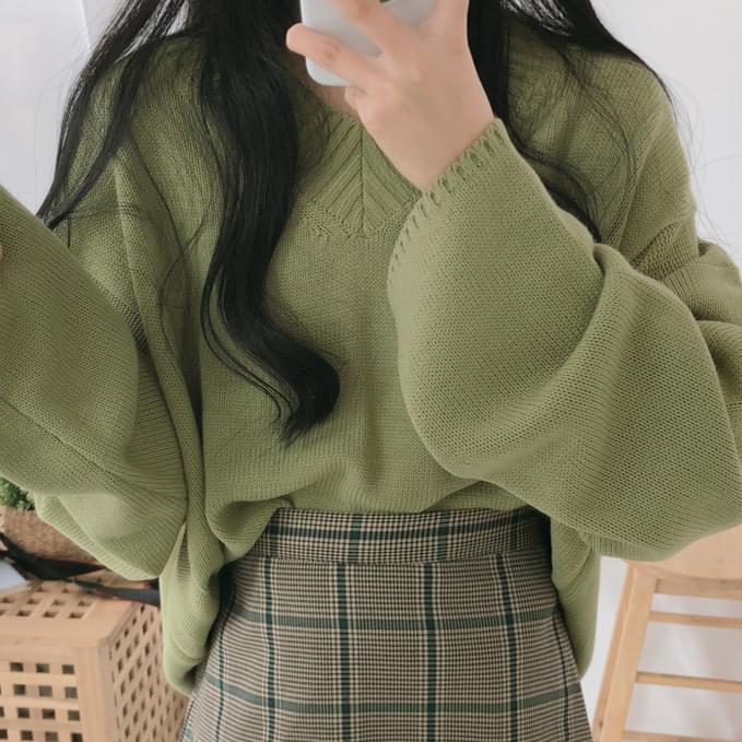 Sunny V-neck knit