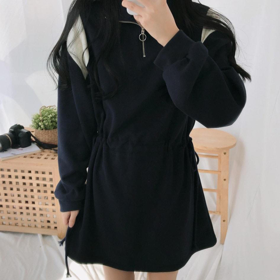 Shoulder point string dress