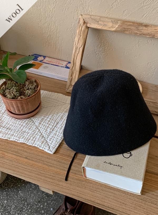 Crying hat
