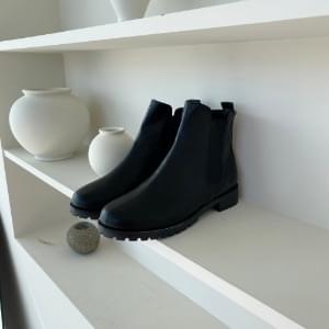Banding ankle chelsea boots