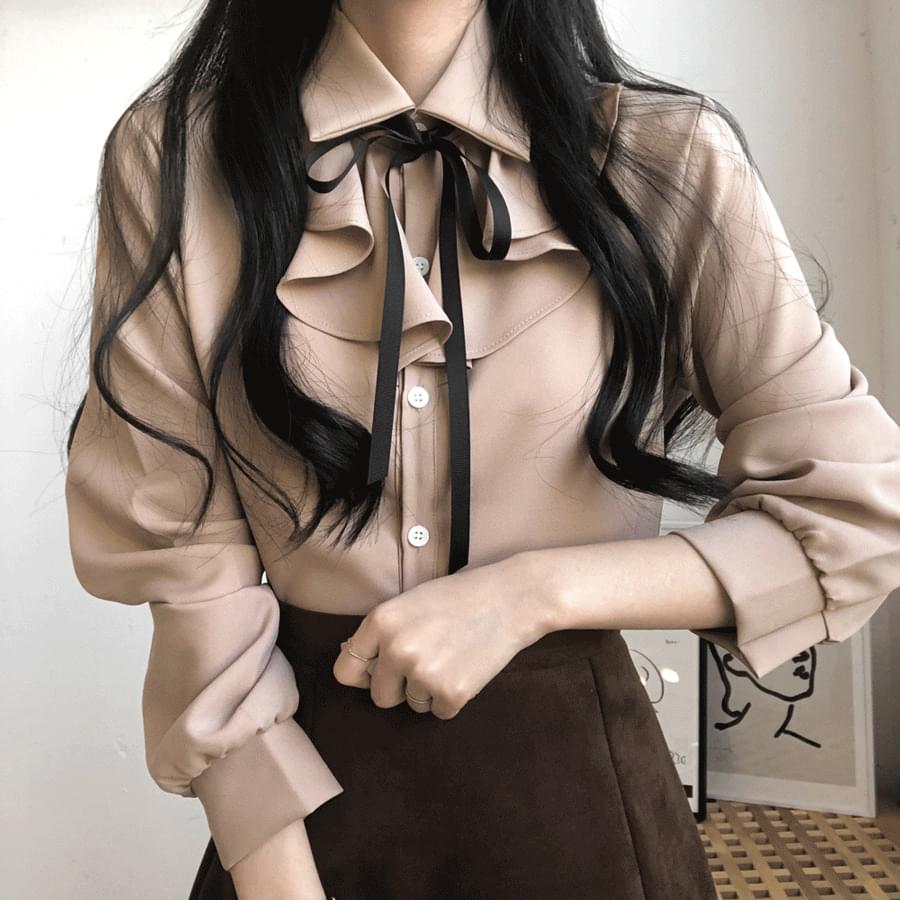 Nami frill strap ribbon blouse