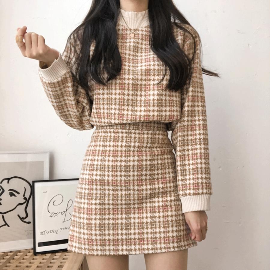 Houndtooth tweed blouse