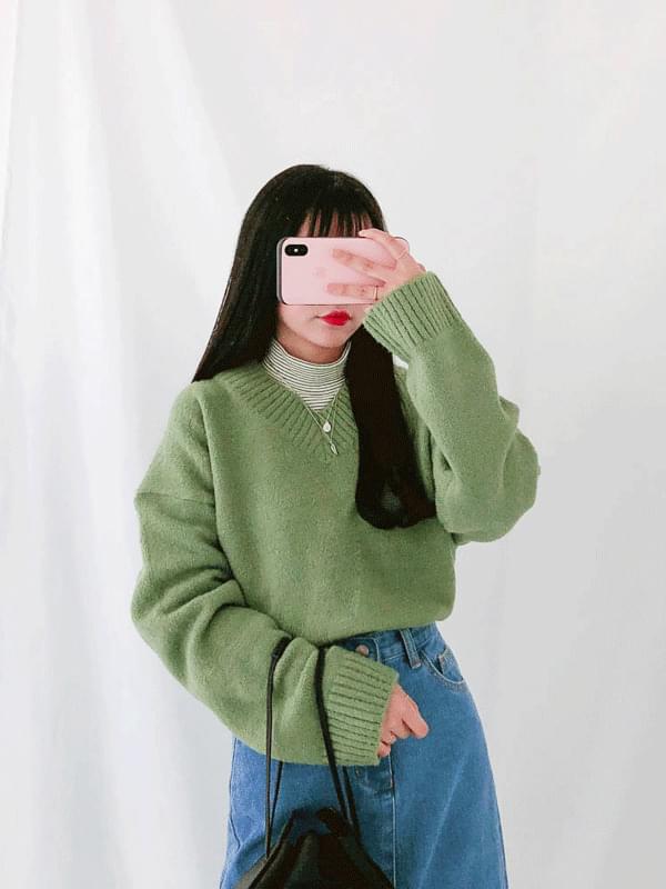 Vassel V-neck knit