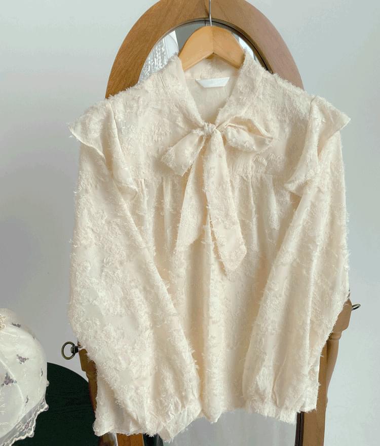 Poodle ribbon blouse