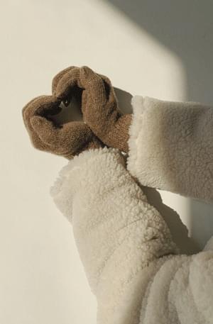 Wool knitted gloves