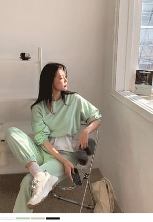 크롭스트링 루즈핏 스트링맨투맨