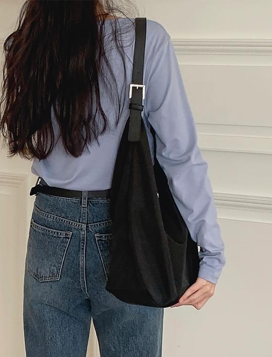 Howl shoulder bag