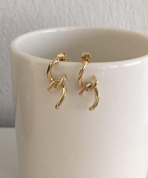 split earring 耳環