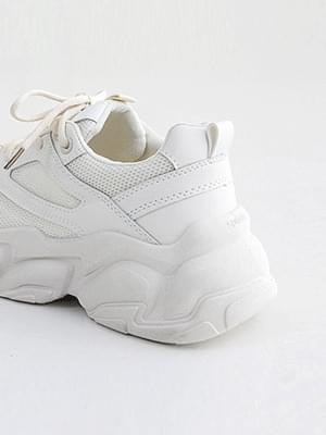 This is just Ugly sneakers 5cm