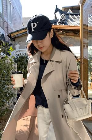 'P' 볼캡