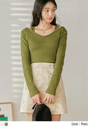 CROID OFF SHOULDER CROP KNIT