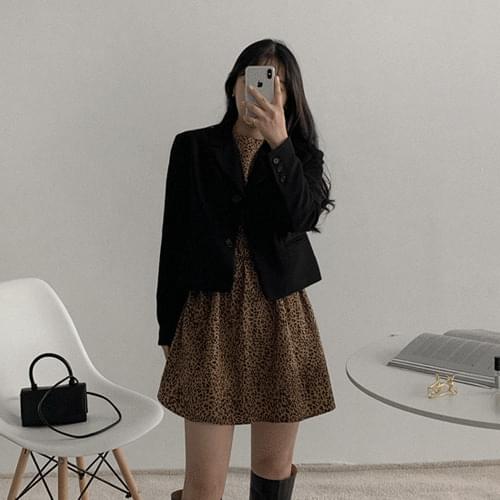 Moer crop jacket