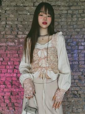 Shirring Yura Crop Blouse