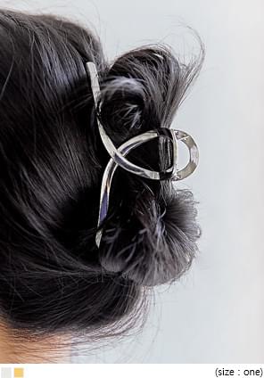 Loop Accent Metal Hair Clamp