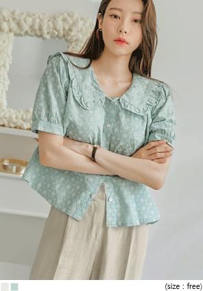 Fill-Trimmed Collar Floral Blouse