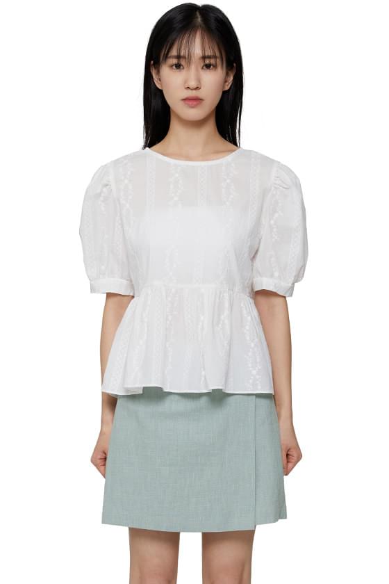 Back tie embroidered blouse
