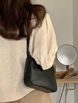 Basic Boat Square Shoulder Bag