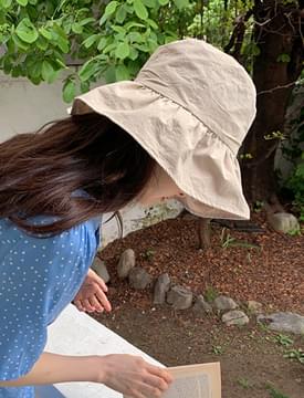 Ruffled cotton bucket hat