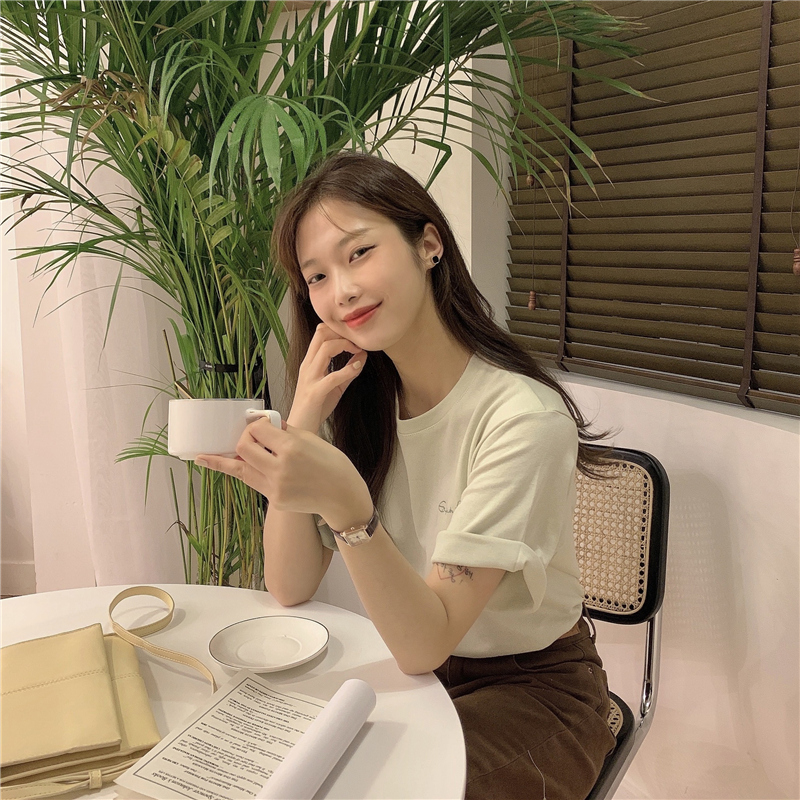 반팔 티셔츠 모델 착용 이미지-S1L15