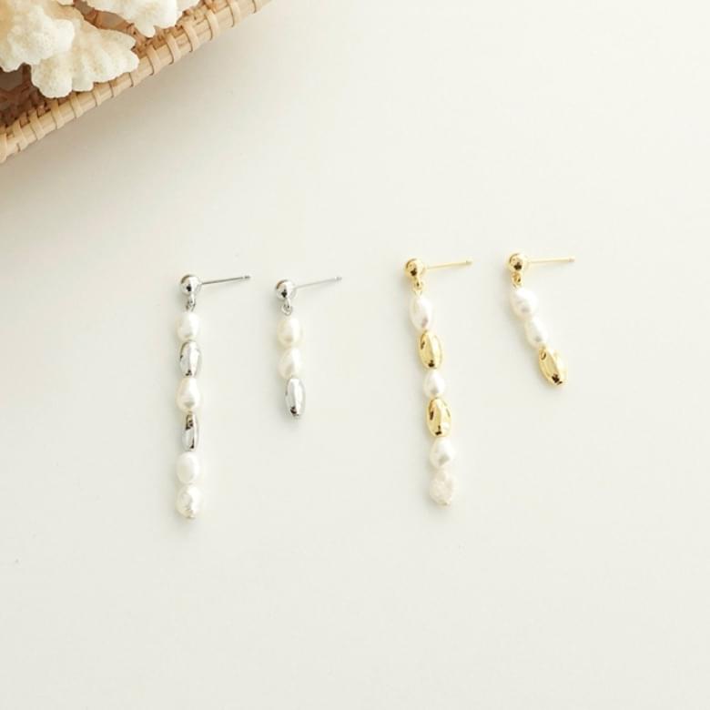 Freshwater Pearl Drop Titan Needle Earrings
